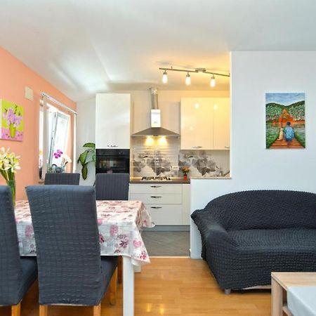 Apartman Eda Pula Exterior photo