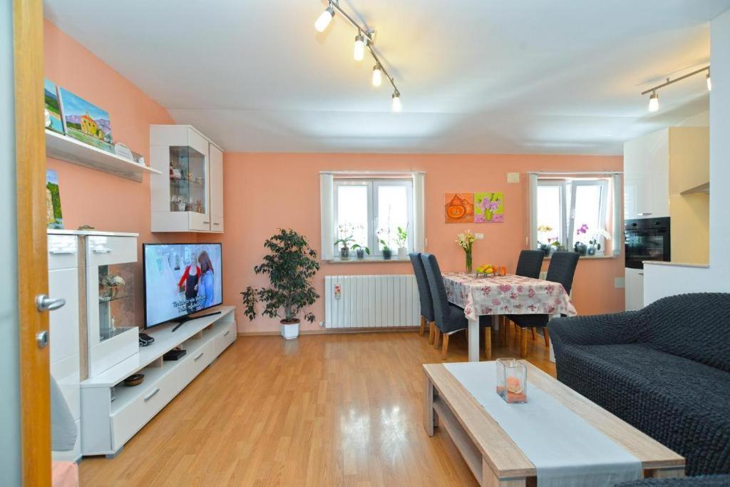 Apartman Eda Pula Exterior photo
