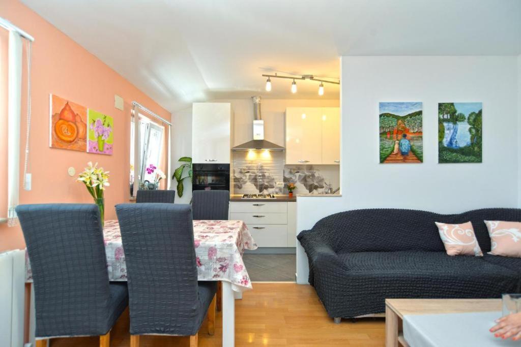 Apartman Eda Pula Exterior photo