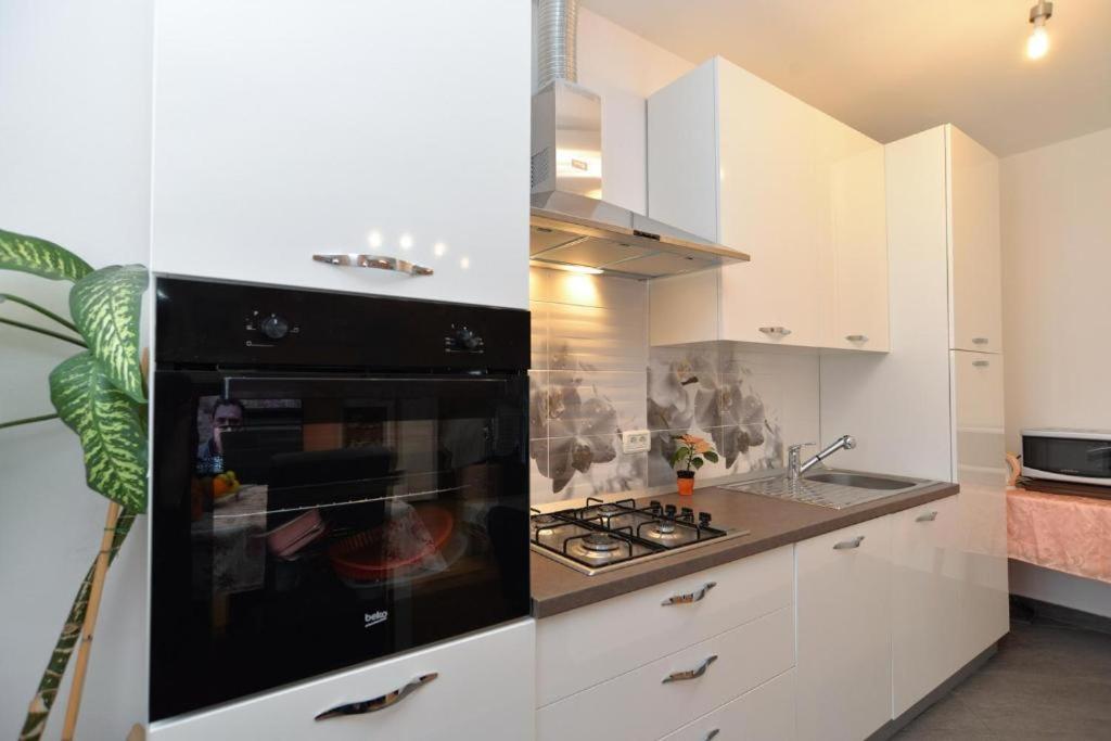 Apartman Eda Pula Exterior photo