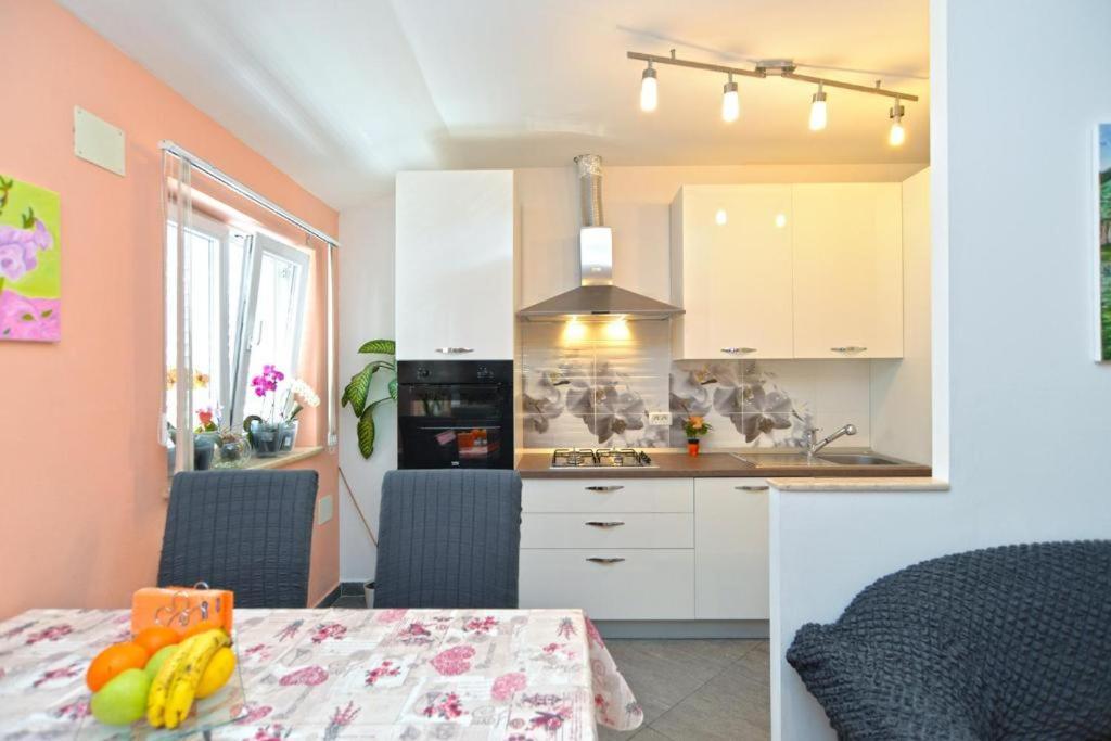 Apartman Eda Pula Exterior photo
