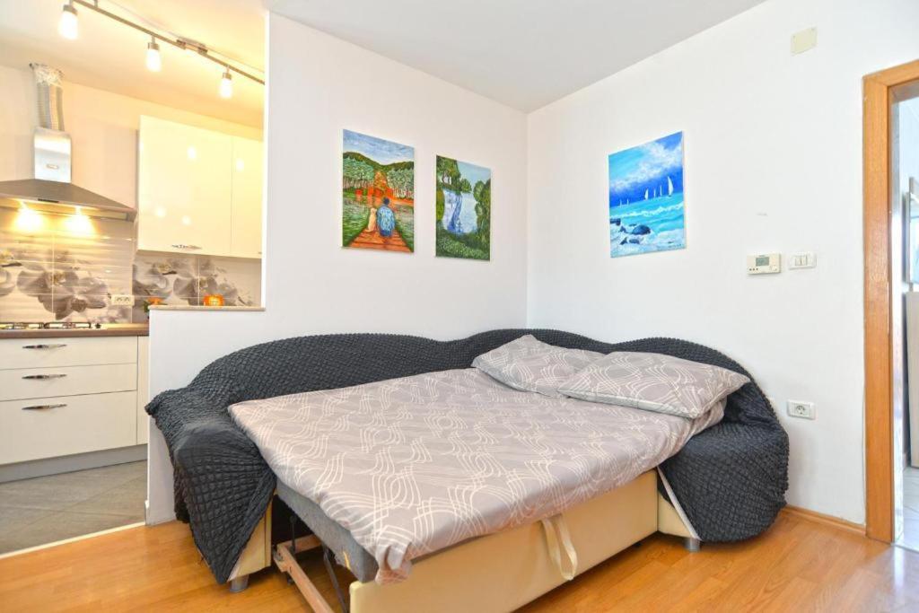 Apartman Eda Pula Exterior photo