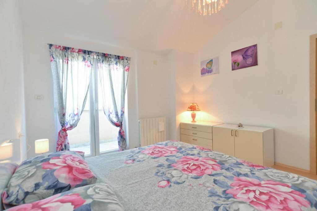 Apartman Eda Pula Exterior photo