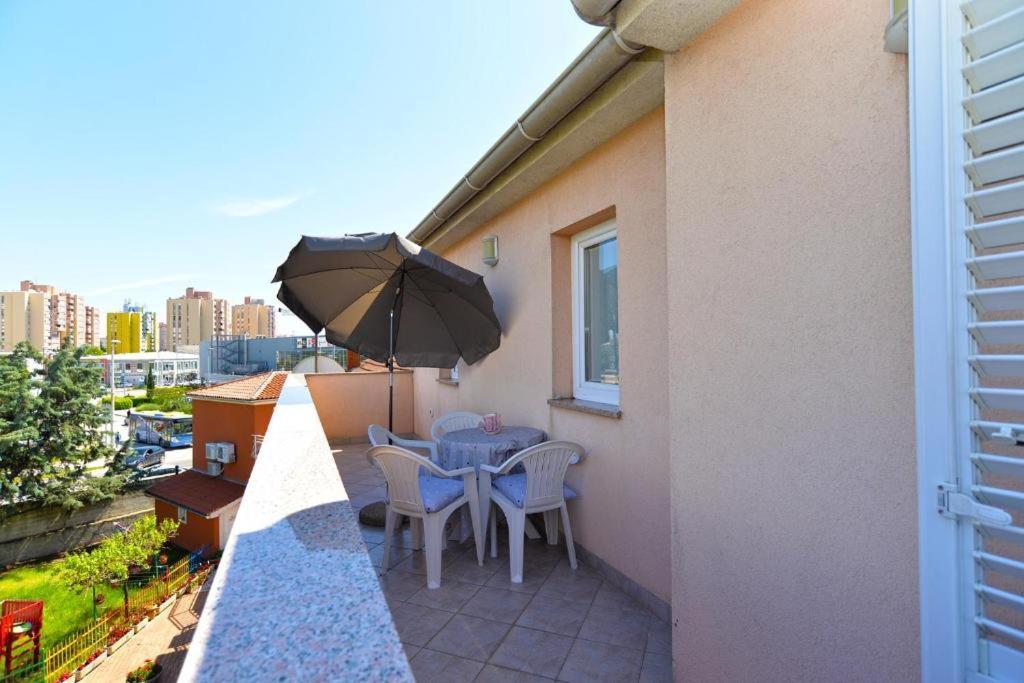 Apartman Eda Pula Exterior photo
