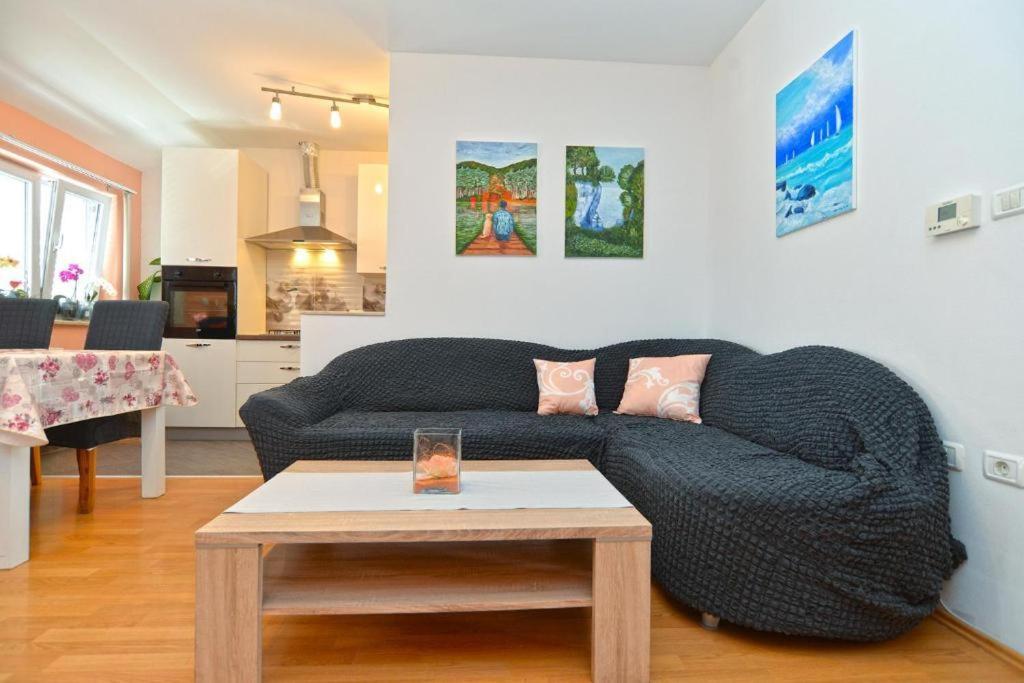 Apartman Eda Pula Exterior photo